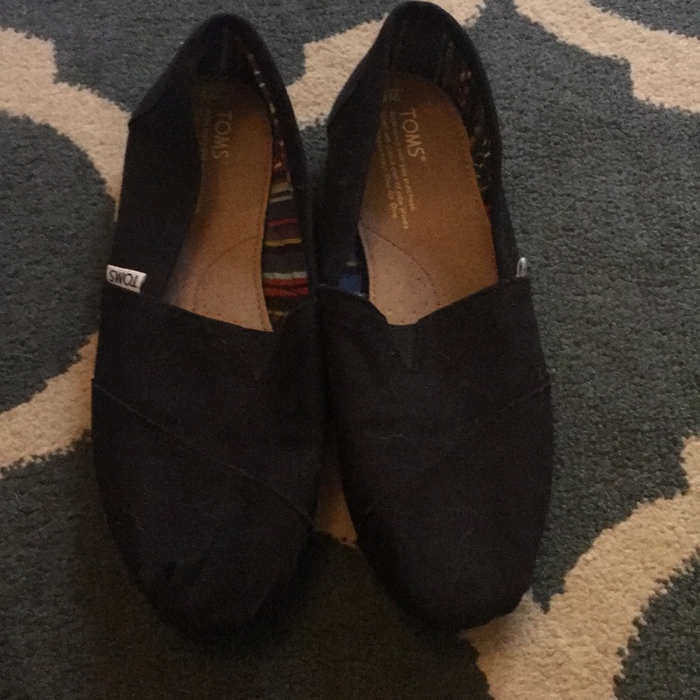 Black toms